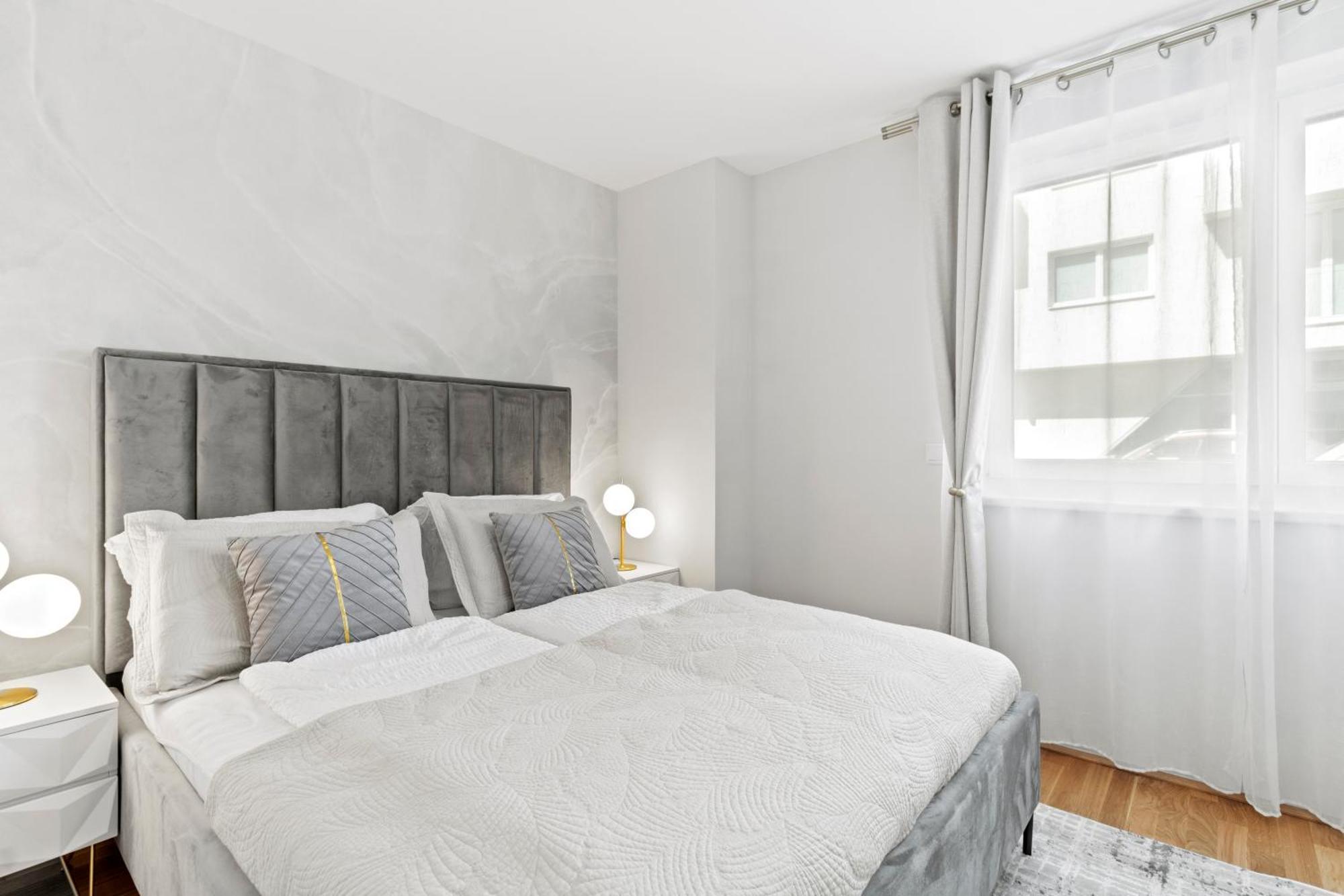 Modern Apartment I Parking I Vienna Esterno foto
